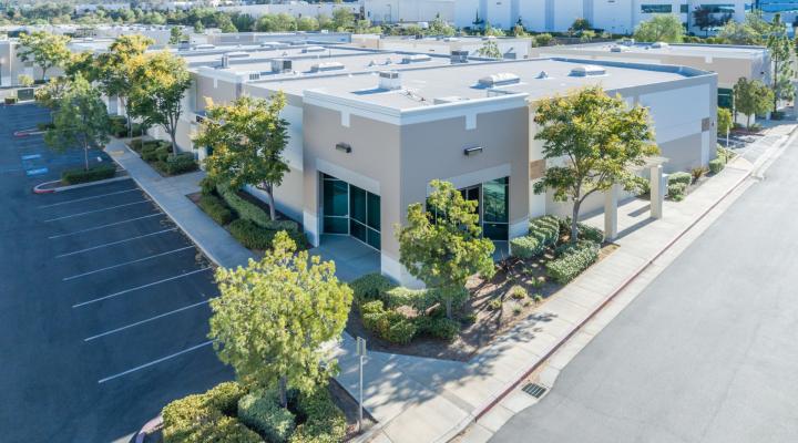 At 4 Pilares Insurance LLC, we understand that every business is unique, and we offer tailored insurance solutions to meet the specific needs of your business. 